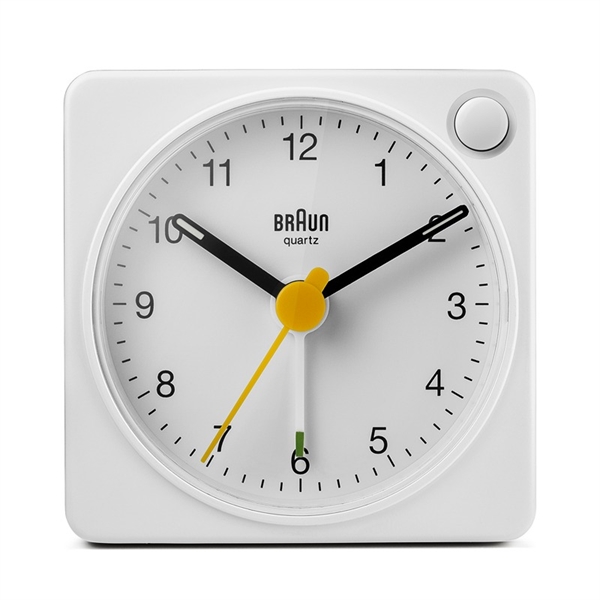 Braun BC02XW Analogisk reseväckarklocka med ljus och snooze, vit