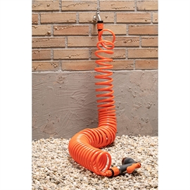 Black+Decker Spiralslang 15 m med sprutpistol, orange